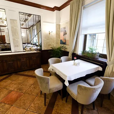 Zoloto Karpat 3* Stryi